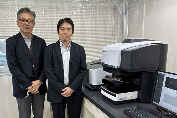 赤外顕微鏡と片岡先生