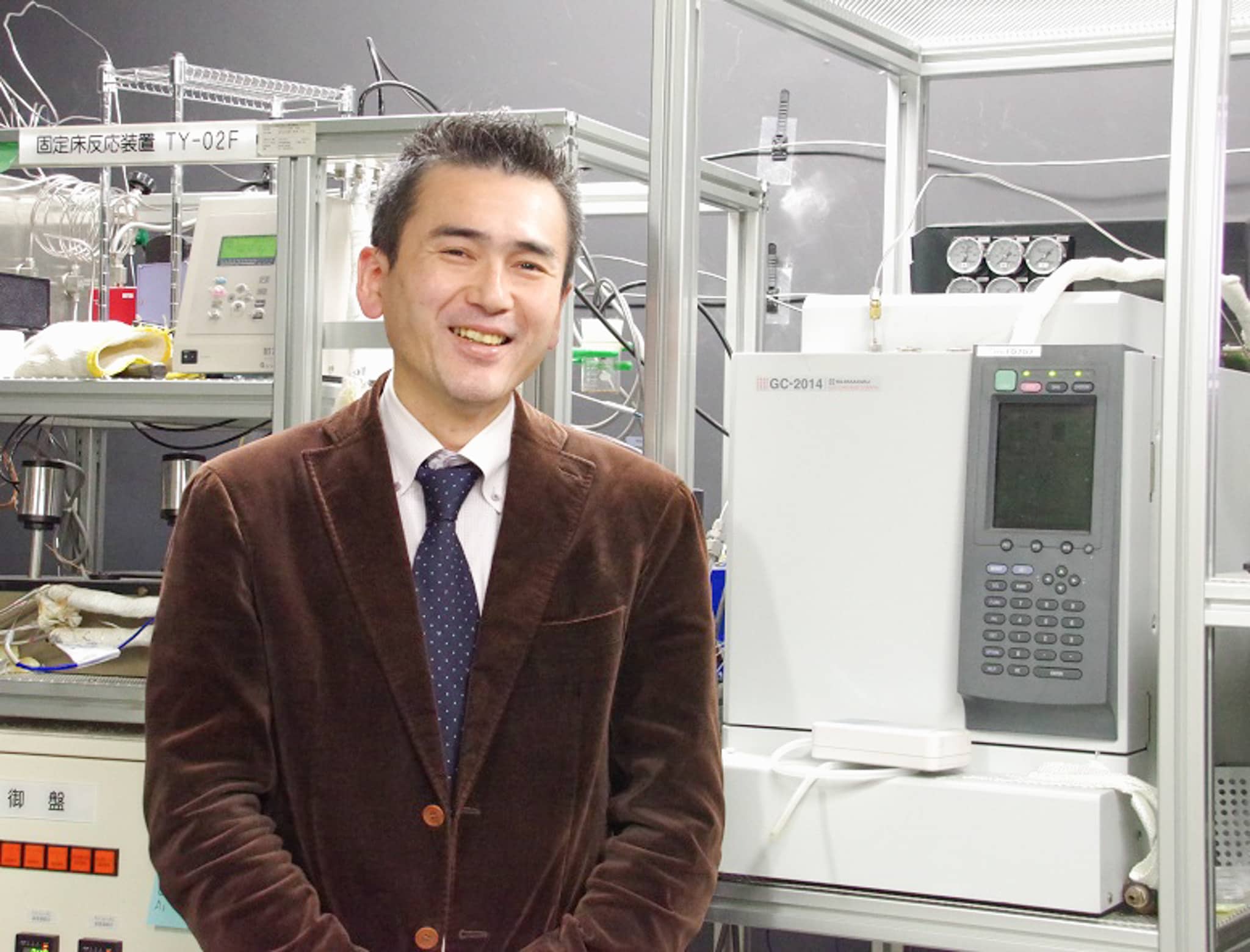 総合研究院 ナノ空間触媒研究ユニット  横井 俊之 教授 