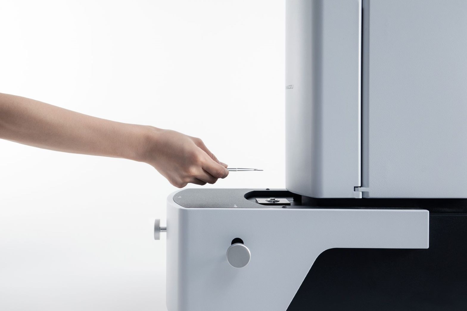 真空引き・試料前処理不要